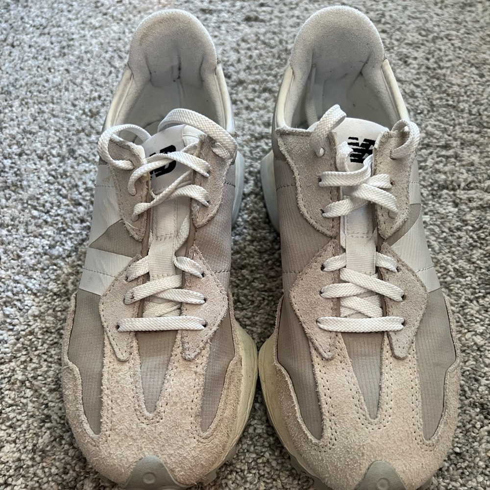 New Balance 327
Size 8
Wolf gray
